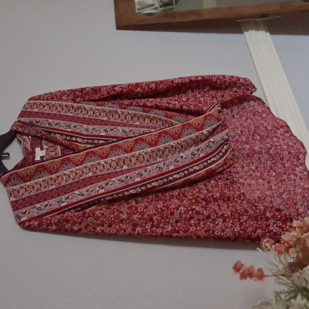 Xhilaration Red and Cream Patterned Top